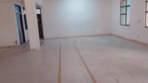 Room in  Office Space in IT/SEZ at Sector 62 – for Rent