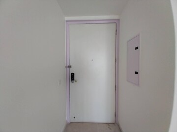 Room in 3.5 BHK Apartment at DLF Ultima Phase II, Sector 81 – for Rent