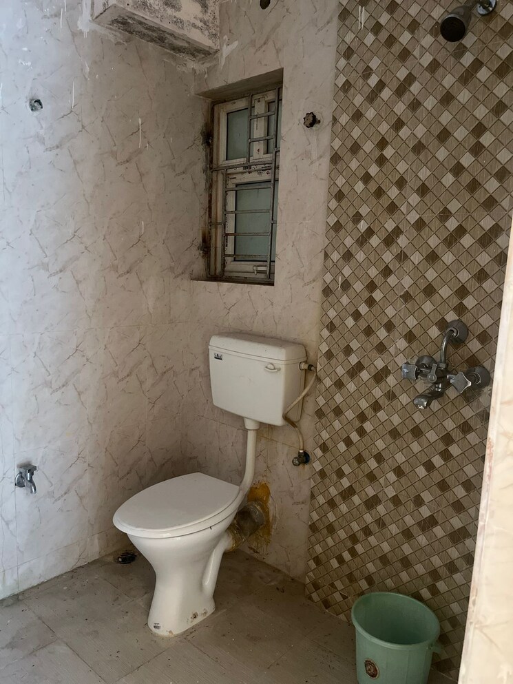 Bathroom, chinar park 3 Bedroom 1115 Sq.Ft. Apartment In Chinar Park Kolkata 9297852