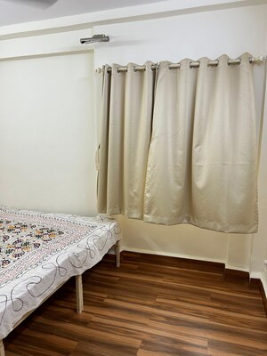 Bedroom in 2 BHK Apartment at Parijat CHS Andheri West, Yari Road – for Rent