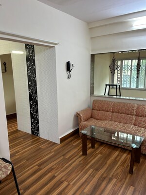 2 BHK Apartment For Rent in Parijat CHS Andheri West, Yari Road