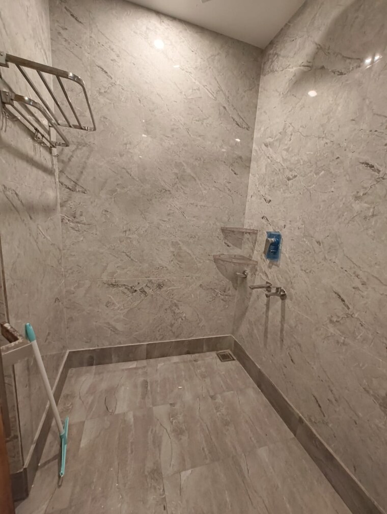 Bathroom, alaknanda 3 Bedroom 150 Sq.Yd. Builder Floor In Alaknanda Delhi 9297884