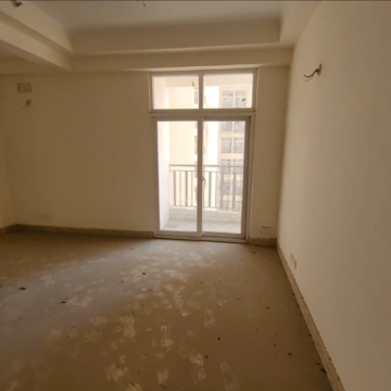 Room in 3 BHK Apartment at Amrapali Princely Estate, Sector 76 – for Sale