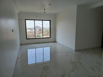 Room in 3 BHK Apartment at Versova View, Andheri West – for Rent