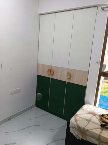 Furnished Amenities in 2 BHK Apartment at Raymond Ten X Habitat, Pokhran Road No Two – for Rent