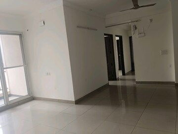 Room in 3.5 BHK Apartment at Exotica Dreamville, Sector 16c Greater Noida – for Rent