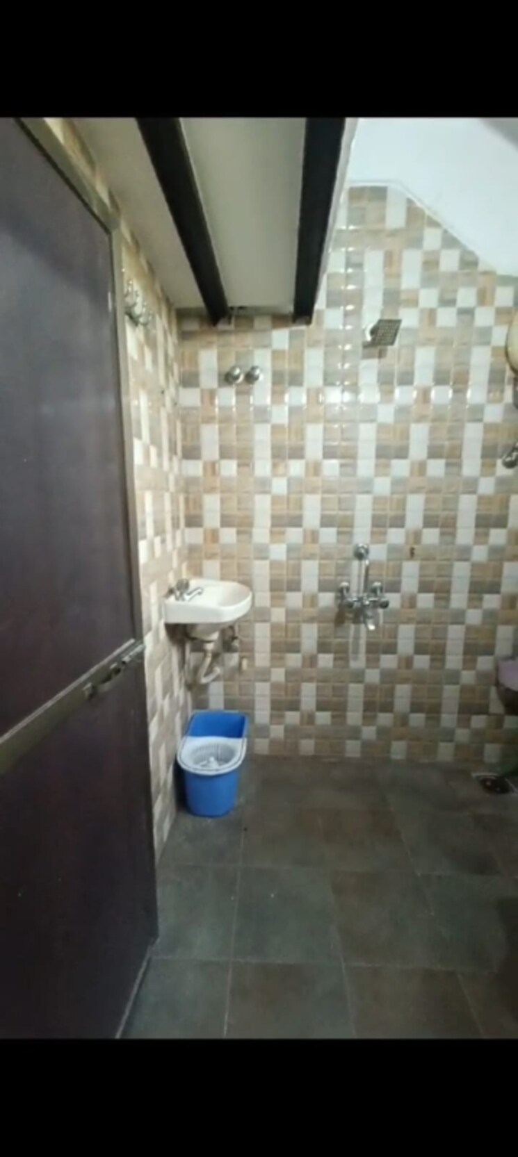 Bathroom, vakola 1 Bedroom 300 Sq.Ft. Apartment In Vakola Mumbai 9298176