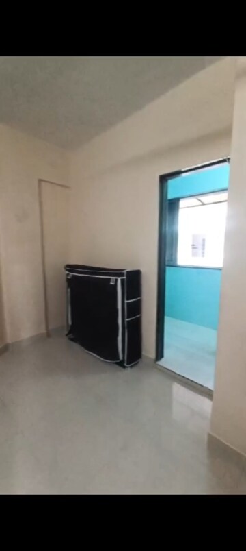 Room in 1 BHK Apartment at Vakola – for Rent