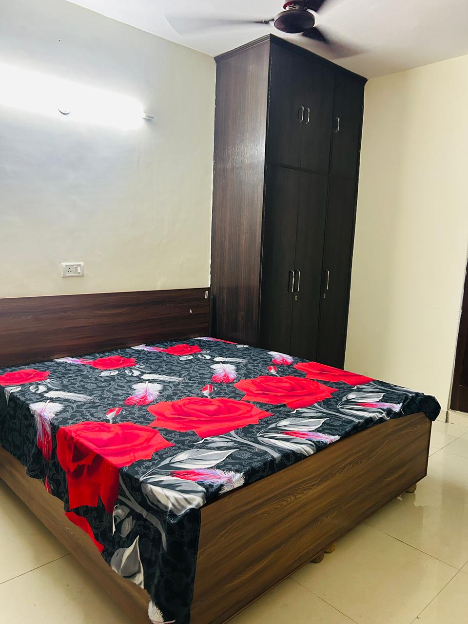 2 BHK + Pooja Room Apartment For Rent in Sector 4