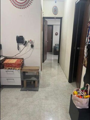 Furnished Amenities in 2 BHK Apartment at Lodha Amara, Kolshet Road – for Rent