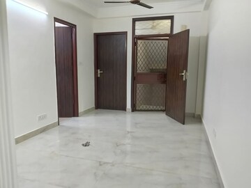 Room in 1 BHK Builder Floor at Saket – for Rent