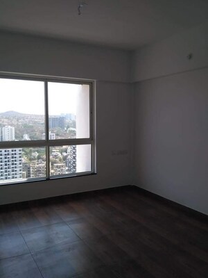 Room in 3 BHK Apartment at Kolte Patil Stargaze, Bavdhan – for Rent