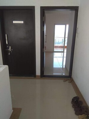 Room in 3 BHK Apartment at Kolte Patil Stargaze, Bavdhan – for Rent