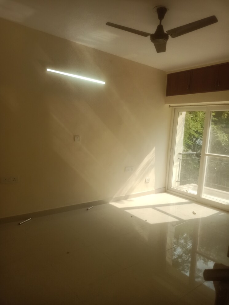 Room, vasant kunj 3 Bedroom 1400 Sq.Ft. Apartment In Vasant Kunj Delhi 9298197