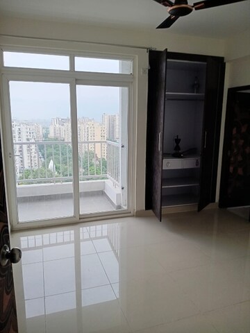 Room in 3 BHK Apartment at Royce Sentosa Parc, Raj Nagar Extension – for Rent