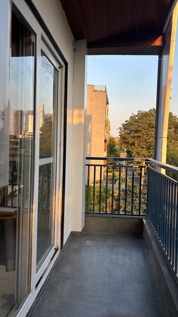 Balcony in 1 BHK Apartment at Sushant Lok 3, Sector 57 – for Rent