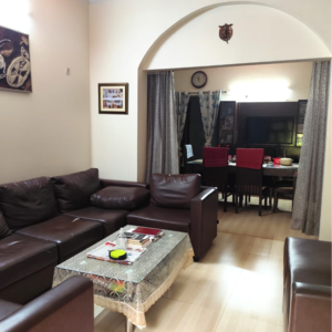 Living Room in 5 BHK Independent House at Unitech South City, South City – for Sale