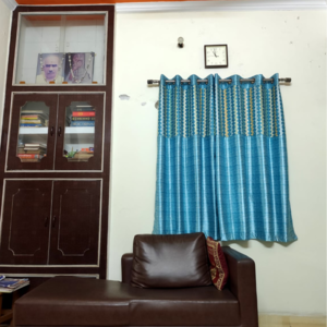 Living Room in 5 BHK Independent House at Unitech South City, South City – for Sale