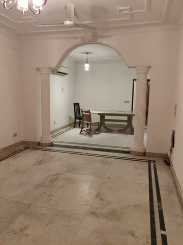 Room in 2 BHK Builder Floor at Greater Kailash I – for Rent