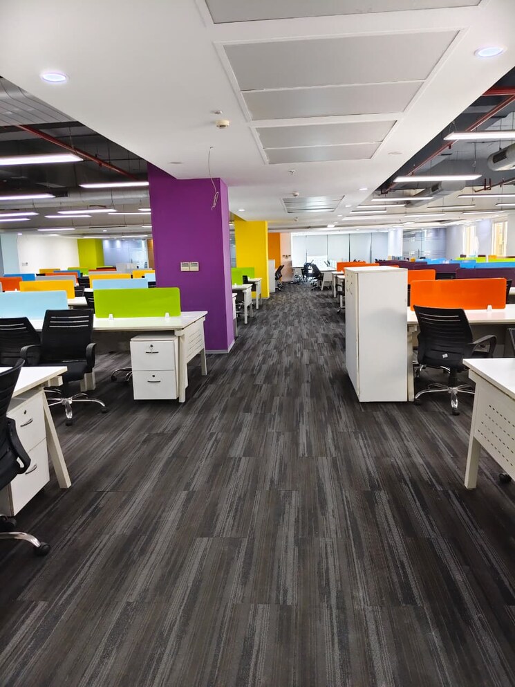  Parking, sector 63 Commercial Office Space 18000 Sq.Ft. In Sector 63 Noida 9298177