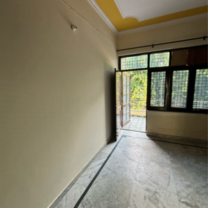 Room in 2.5 BHK Independent House at RWA Apartments Sector 70, Sector 70 – for Rent