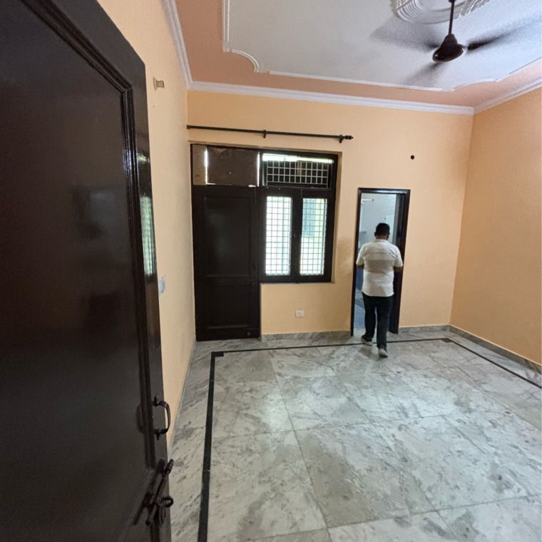 Room, rwa-apartments-sector-70 2.5 Bedroom 1650 Sq.Ft. Independent House In Sector 70 Noida 9298226