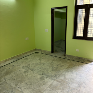 Room in 2.5 BHK Independent House at RWA Apartments Sector 70, Sector 70 – for Rent