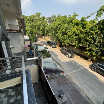 Balcony in 2.5 BHK Independent House at RWA Apartments Sector 70, Sector 70 – for Rent