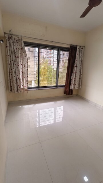 Room in 2 BHK Apartment at Mumbai Jai Raj Ratna, Goregaon West – for Sale