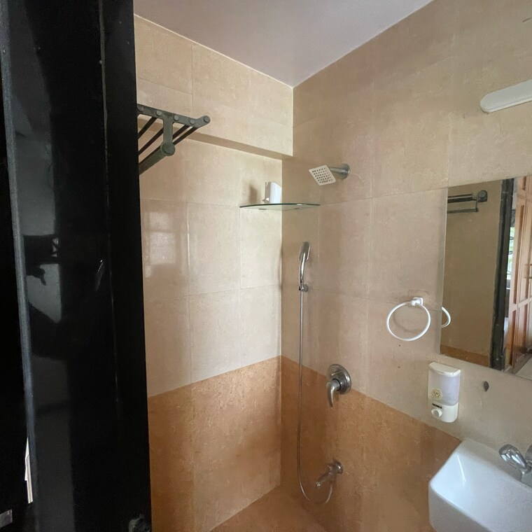 Bathroom, silver-view-apartments 2.5 Bedroom 900 Sq.Ft. Apartment In Versova Mumbai 9298231