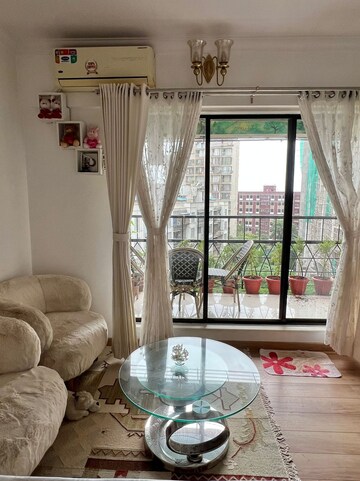 Living Room in 3 BHK Apartment at Globe Heights, Goregaon East – for Sale