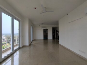 Room in 3 BHK Apartment at Puri Emerald Bay, Sector 104 – for Rent
