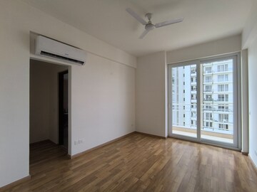 Room in 3 BHK Apartment at Puri Emerald Bay, Sector 104 – for Rent