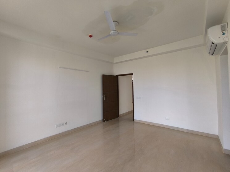 Room, puri-emerald-bay 3 Bedroom 2450 Sq.Ft. Apartment In Sector 104 Gurgaon 9298324