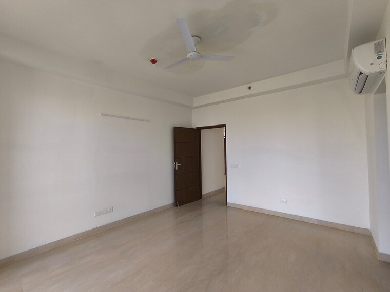 Room, puri-emerald-bay 3 Bedroom 2450 Sq.Ft. Apartment In Sector 104 Gurgaon 9298324