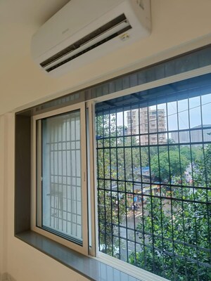 Room in 2 BHK Apartment at Versova Vinus Apartment, Andheri West – for Rent