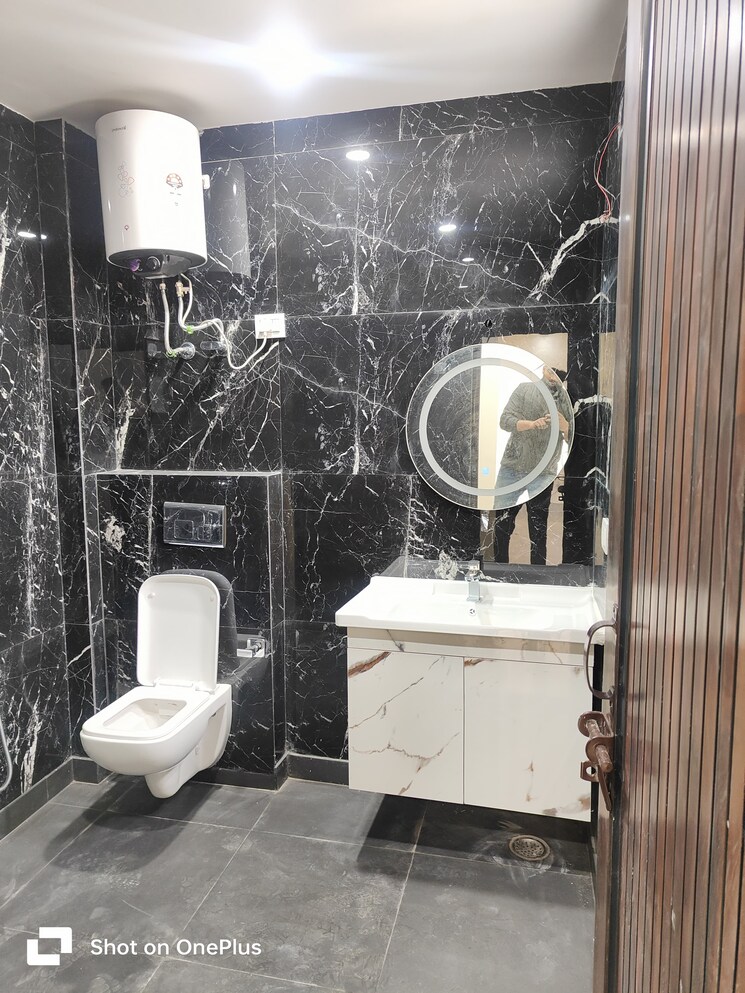 Bathroom, saket 2 Bedroom 850 Sq.Ft. Apartment In Saket Delhi 9298492
