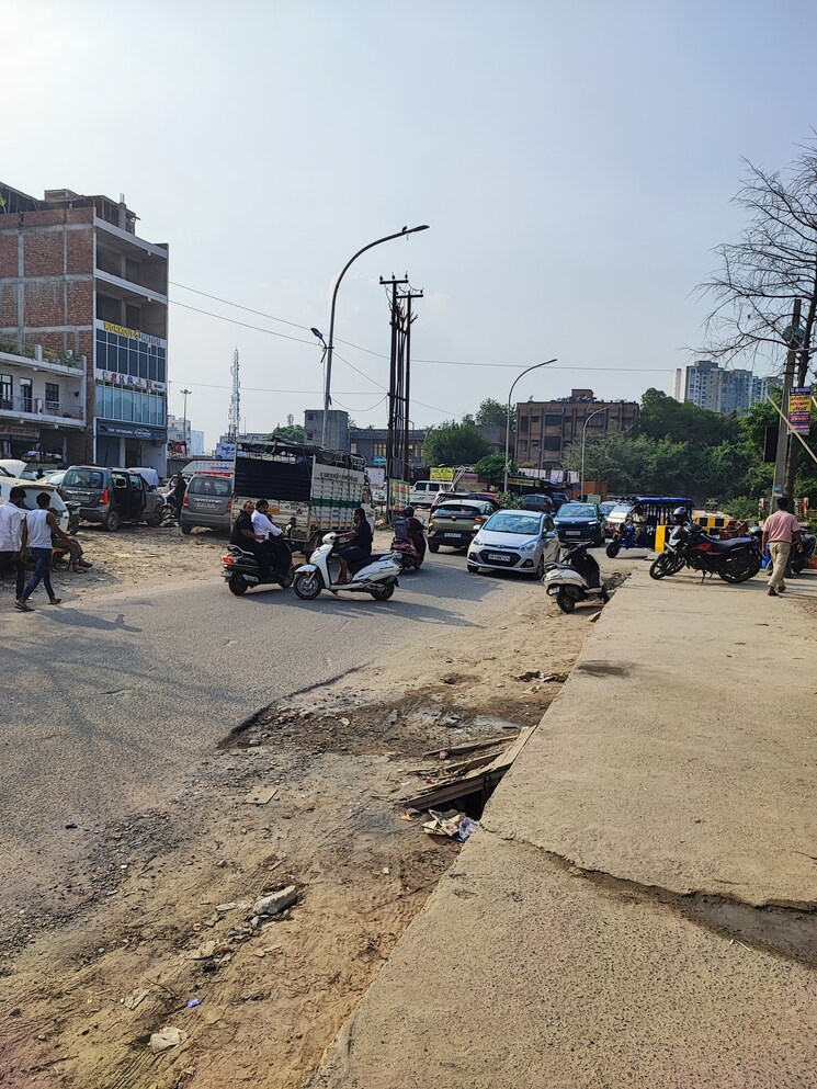 Exterior View, green-view-apartments Commercial Shop 220 Sq.Ft. In Sector 82 Noida 9298519