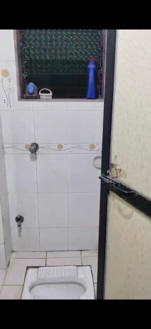 Furnished Amenities in 6 BHK Independent House at Khanda Colony – for Sale