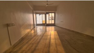 Room in 2 BHK Apartment at Andheri CHS, Andheri West – for Rent