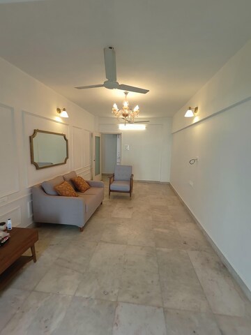 Room in 2 BHK Apartment at Andheri CHS, Andheri West – for Rent