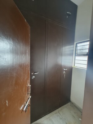 Furnished Amenities in 2 BHK Builder Floor at Mansarovar – for Rent