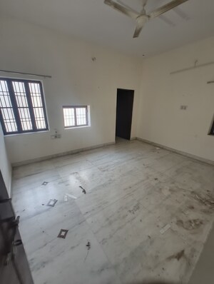 Room in 2 BHK Builder Floor at Mansarovar – for Rent