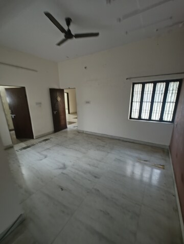 Room in 2 BHK Builder Floor at Mansarovar – for Rent
