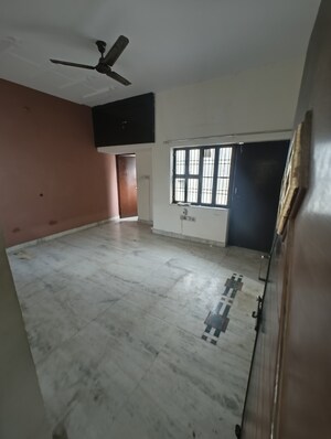Room in 2 BHK Builder Floor at Mansarovar – for Rent