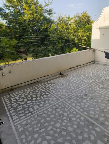 Balcony in 2 BHK Builder Floor at Mansarovar – for Rent