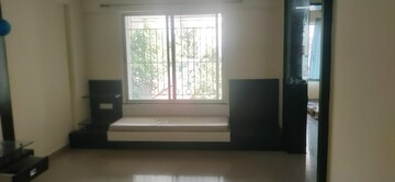 Room in 2 BHK Apartment at Treasure Island, Pimple Saudagar – for Rent