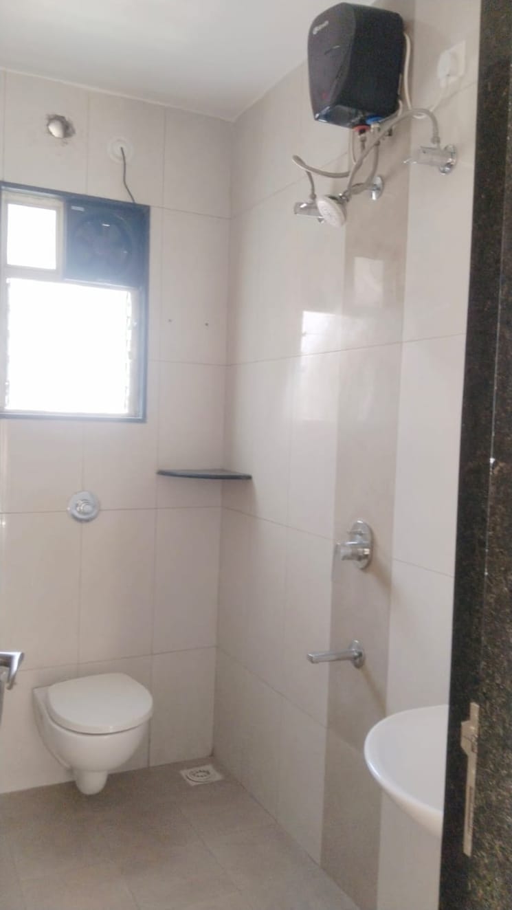 Bathroom, vilas-javdekar-yashwin-encore 3 Bedroom 1250 Sq.Ft. Apartment In Wakad Pune 9298832
