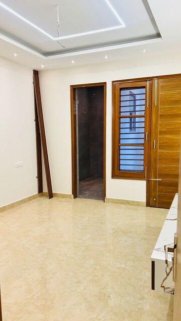 Room in 4 BHK Independent House at Dhakoli – for Sale