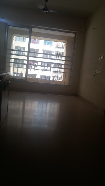 Room in 2 BHK Apartment at Lodha Aqua, Mira Road – for Sale